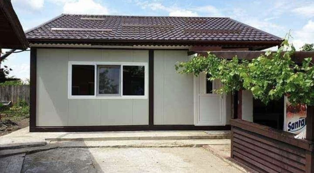 Vindem casute din panouri sandwich