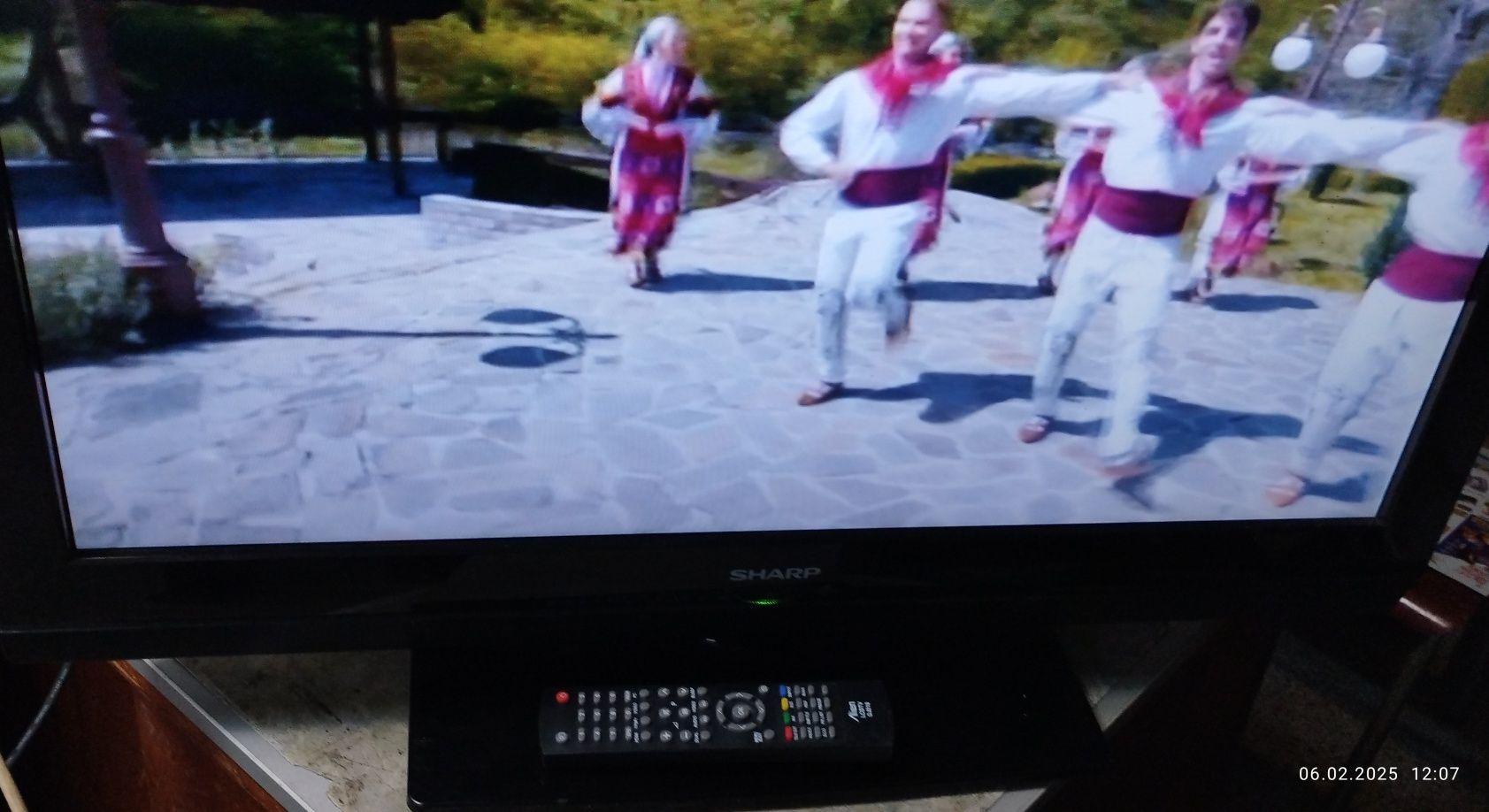 Телевизор SHARP 32"
