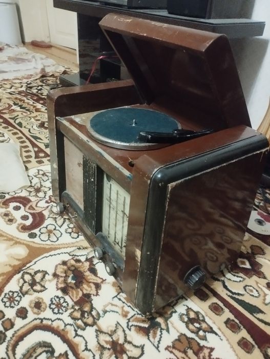 Продам радиолу Урал 53 год