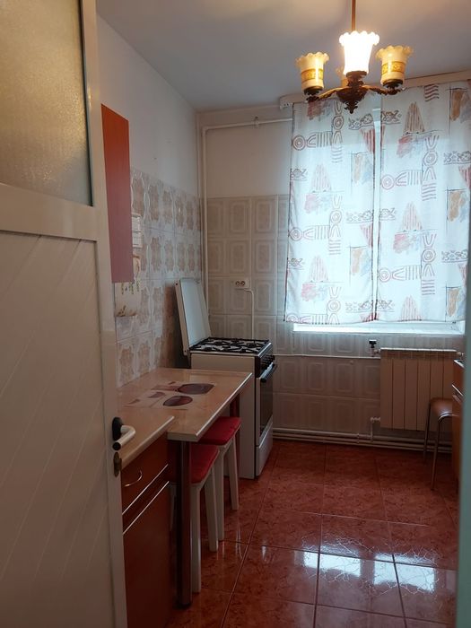 Închiriez apartament 2 camere mobilat