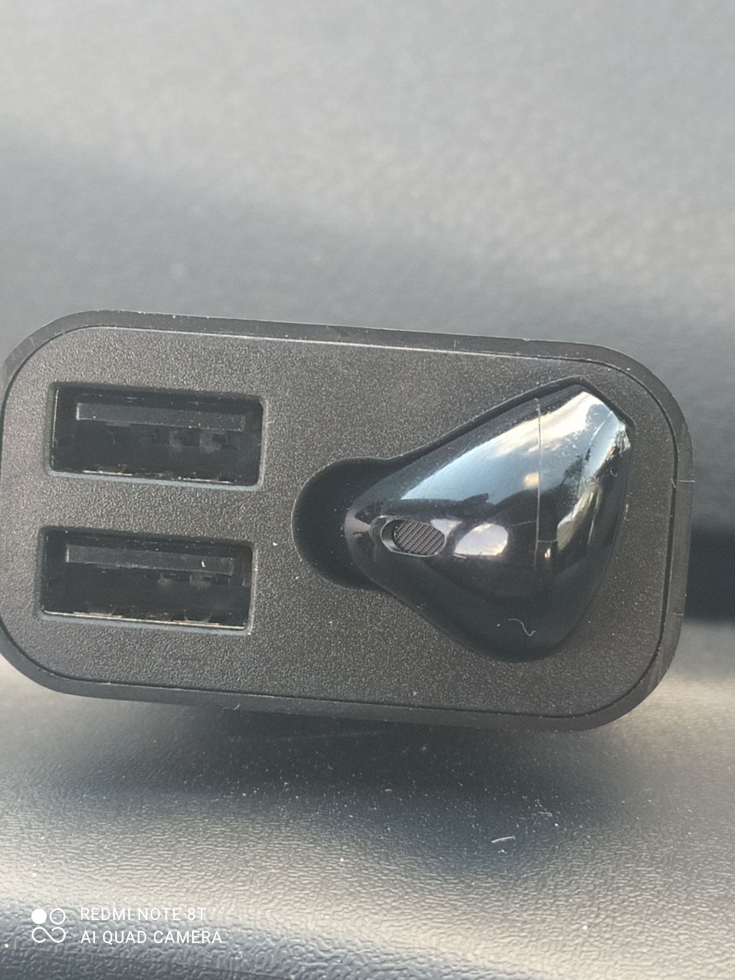 Încărcător auto 3 in 1, 2 x USB 2.4A + cască Bluetooth