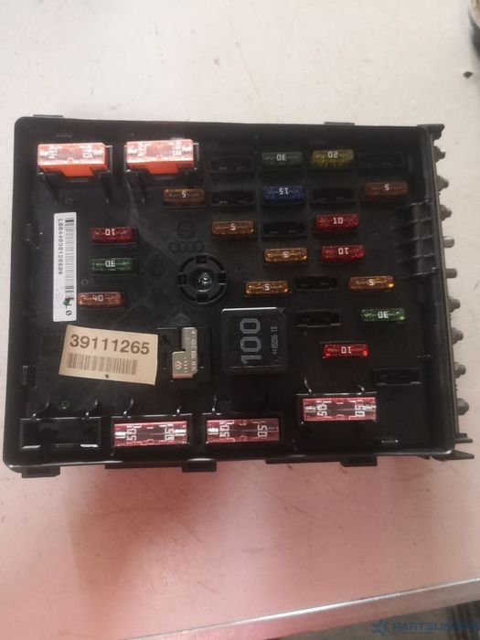 Panou sigurante VOLKSWAGEN PASSAT (3C2) [ 2005 - 2010 ] TDI (BKC, BLS, BXE) 77KW|105HP OEM 3c0937125