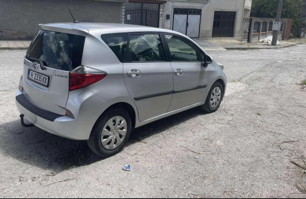Toyota Verso S отличен