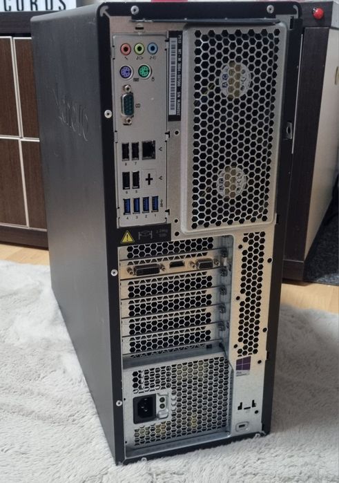 Server Lenovo P510: Xeon e5 2650 v4/32GB RAM/GT 730 2GB/SSD 256GB/Wifi