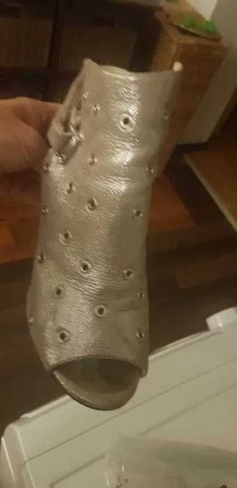 Pantofi din piele decupati, culoare gri-argintiu, marime 38