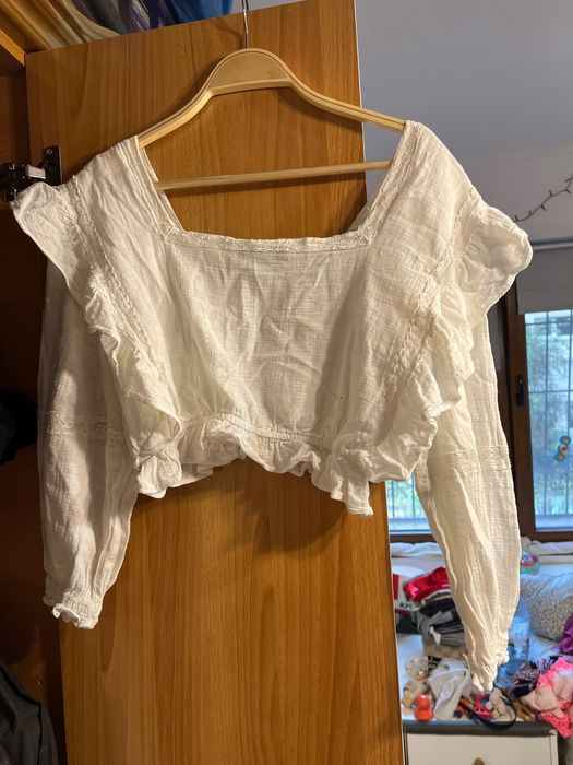 Top scurt model ie Bershka mărimea M