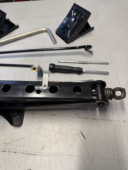 Cric original range rover