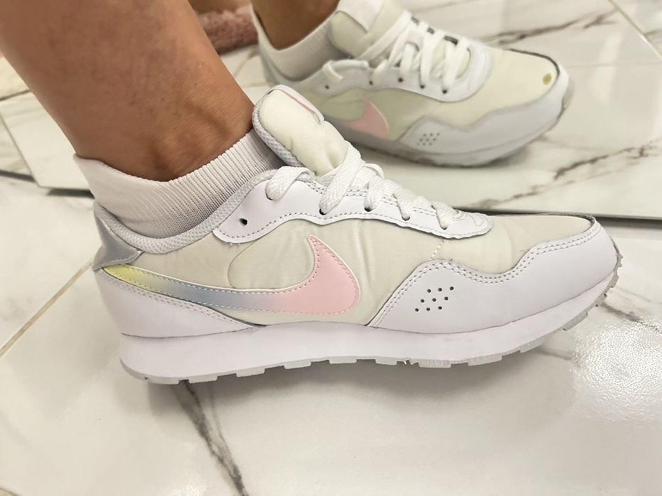 Adidasi dama 38,5 Nike