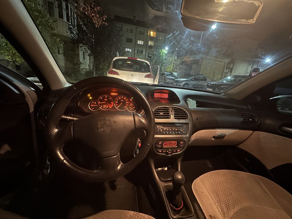Vând Peugeot 206