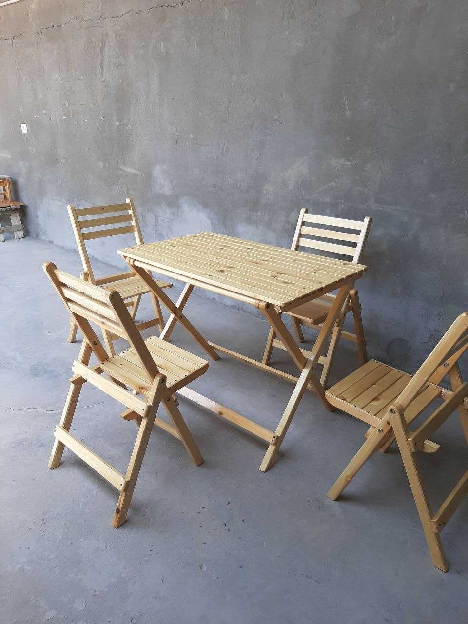 Продам комплект складной стол со складными стульями.