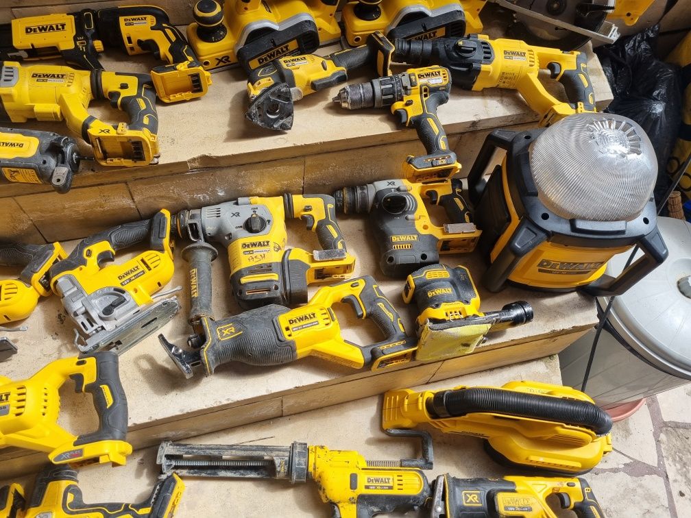 Инструменти Dewalt