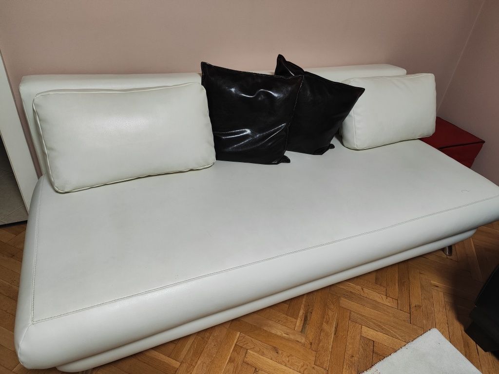 Кожен диван, цвят Кремав, разтегателен с място за съхранение