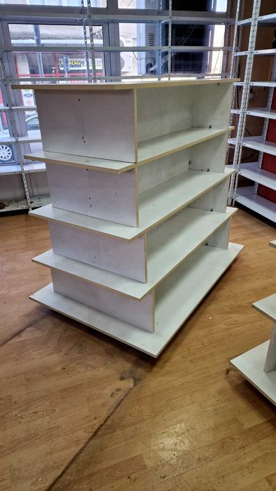 Островен стилаж от пдч