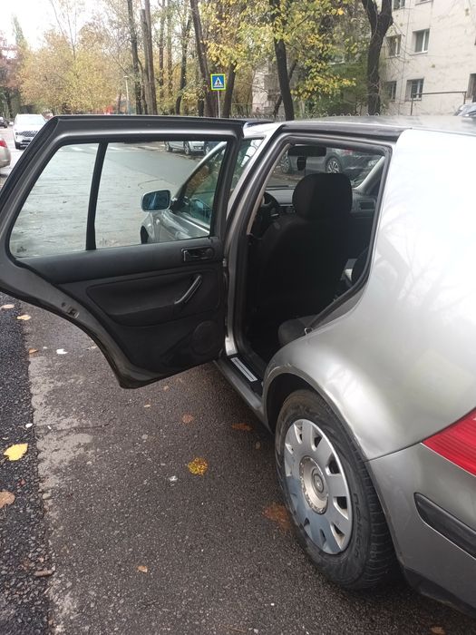 Auto
Golf 4 – 2004 – 1.4 benzină
Aduse din Germania, primul proprietar