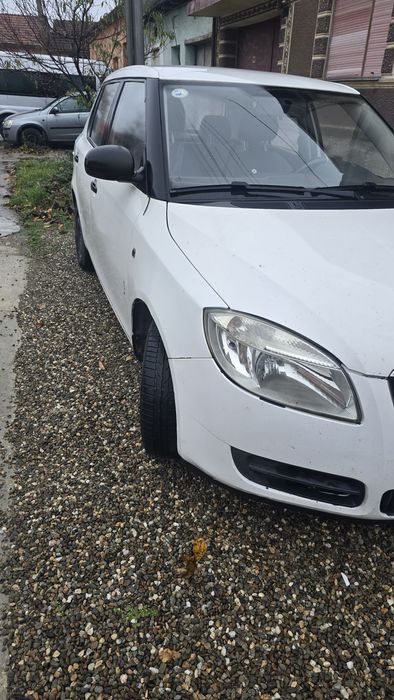 Vând Skoda Fabia 1.2
