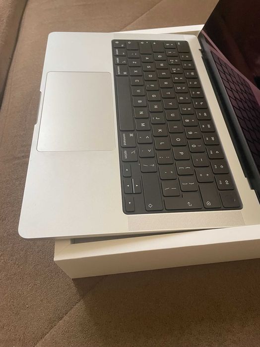 14" M1 MacBook Pro A2442 (2021 г.) Silver — миниатюра 3