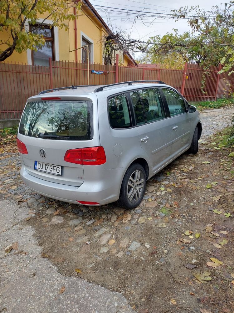 VW Touran 7 Locuri, 1,6 TDI, cutie manuala 6+1, climatronik