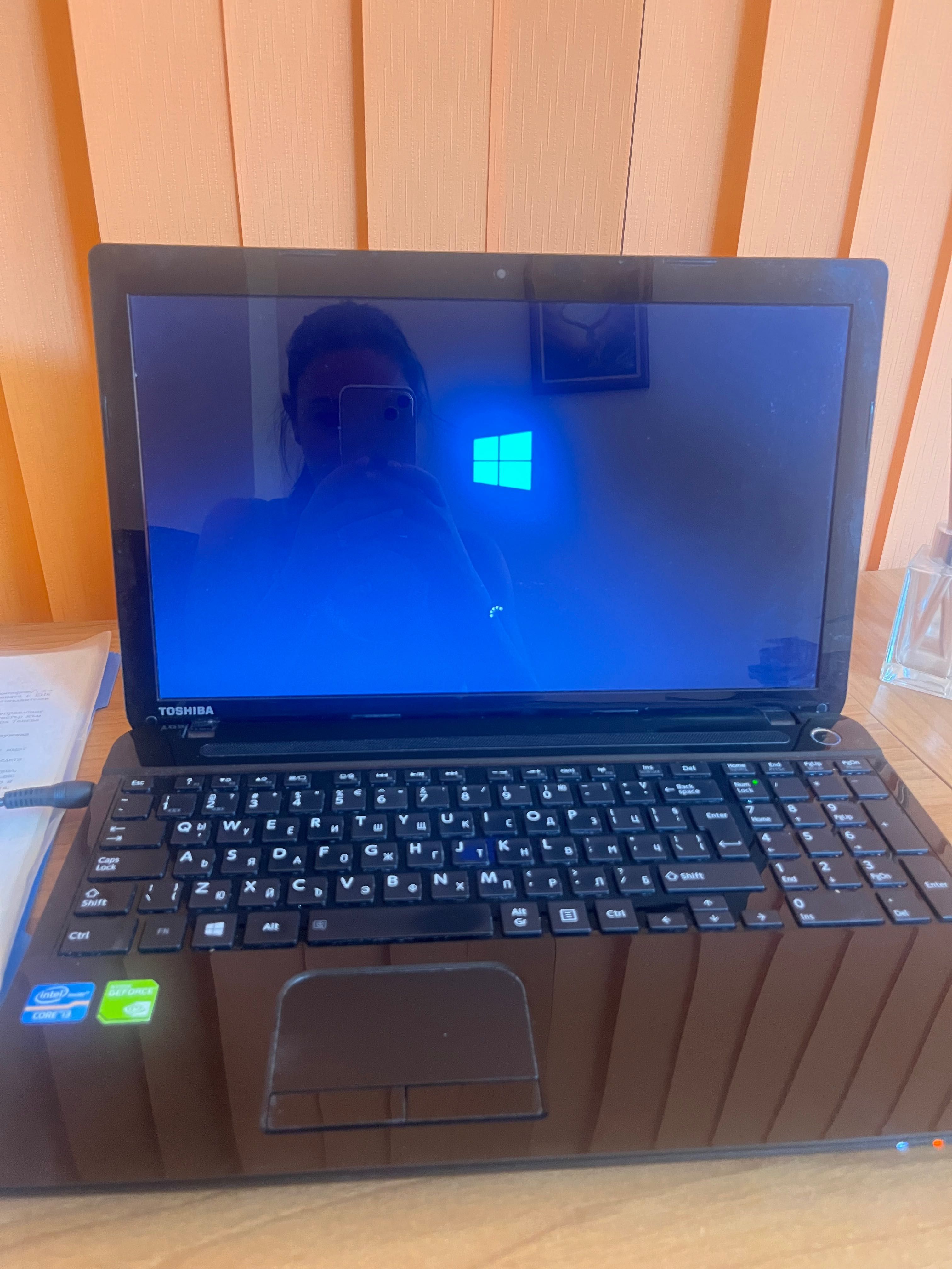 Продавам лаптоп Toshiba