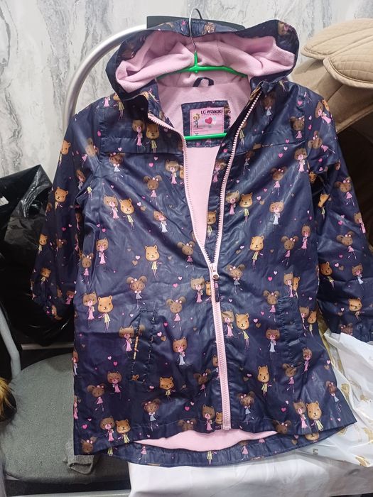 Продаётся утепление лёгкая куртка