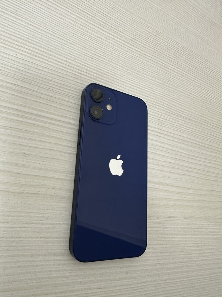 iPhone 12 mini в идельном состояние .