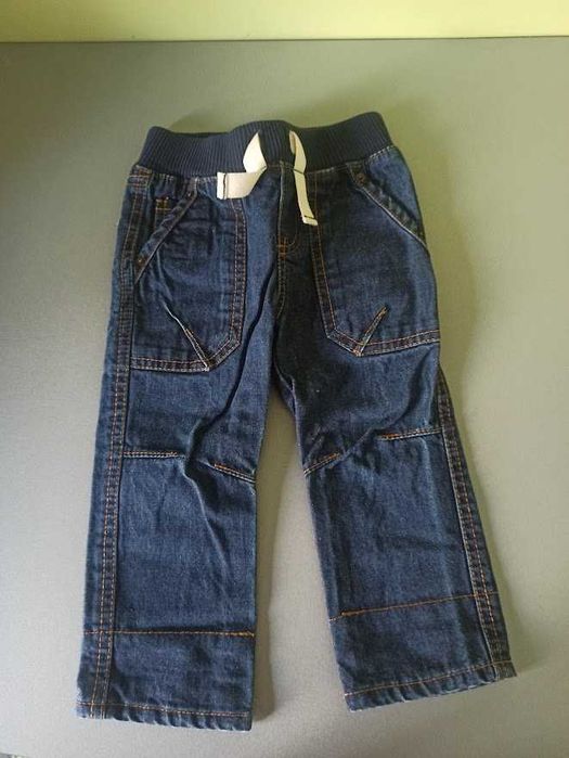 Лот бебешки дрешки 9-12 мес.
Лот бебешки дрешки 9-12 мес.