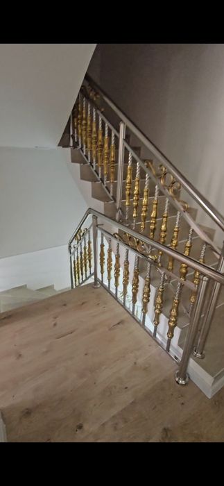 Райцентрда Урганч ТТБ ёнида 3 каватли пишган гиштдан курилган уй соти