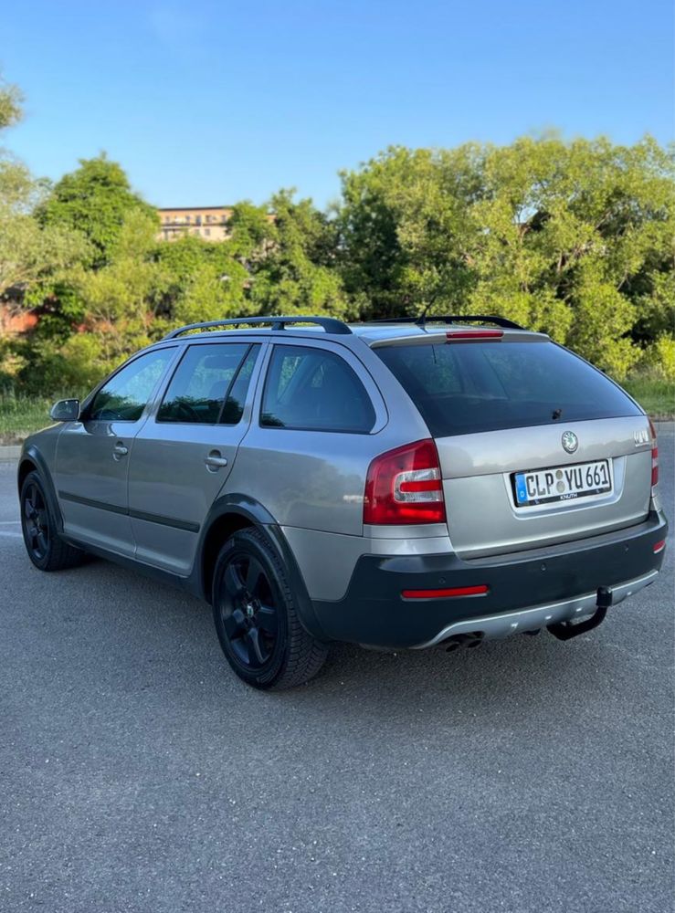 Skoda Octavia SCOUT /2.0 TDI/ 4x4/Xenon/Climatronic