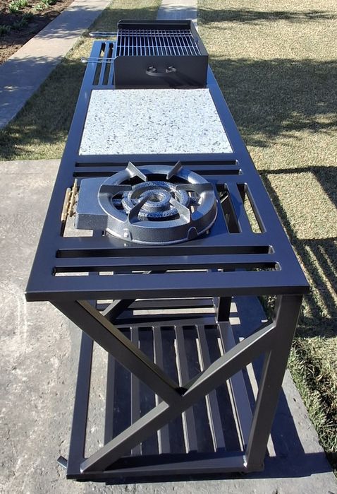 Ansamblu gratar cu arzator pe gaz