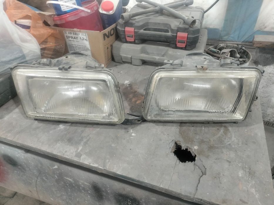 Продам фары на Ауди 80