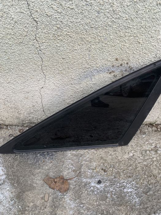 Geam fix aripa stanga spate Audi A6 C6 berlina Dreapta spate aripa