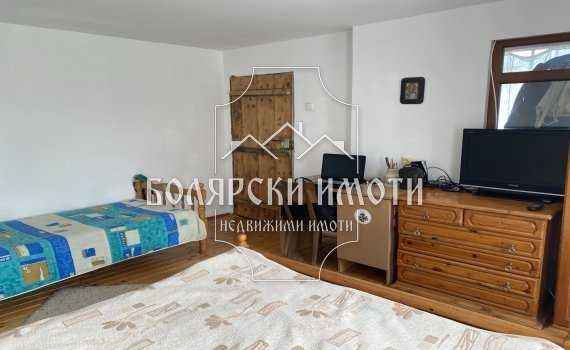 Двуетажна къща с панорамна гледка