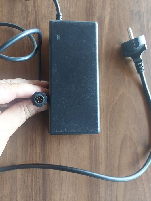 Incarcator baterie bicicleta 36v 5pini