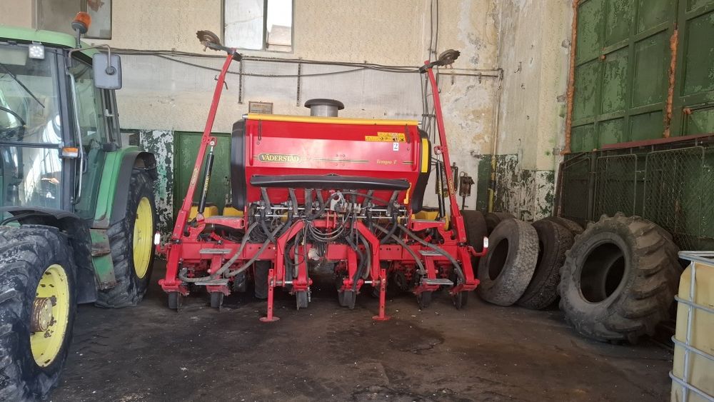 Semanatoare Vaderstad Tempo T6 +  Rapid400 C si Gaspardo MTR 6