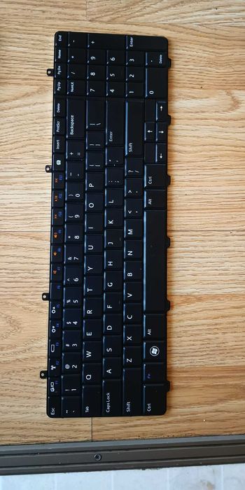 Laptop Dell Display Dell inspiron 1564 i3