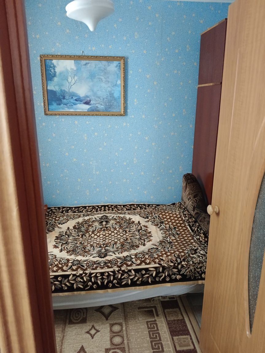 Продам 3 х комн квар. 4 мкр, дом 28, 2 этаж.