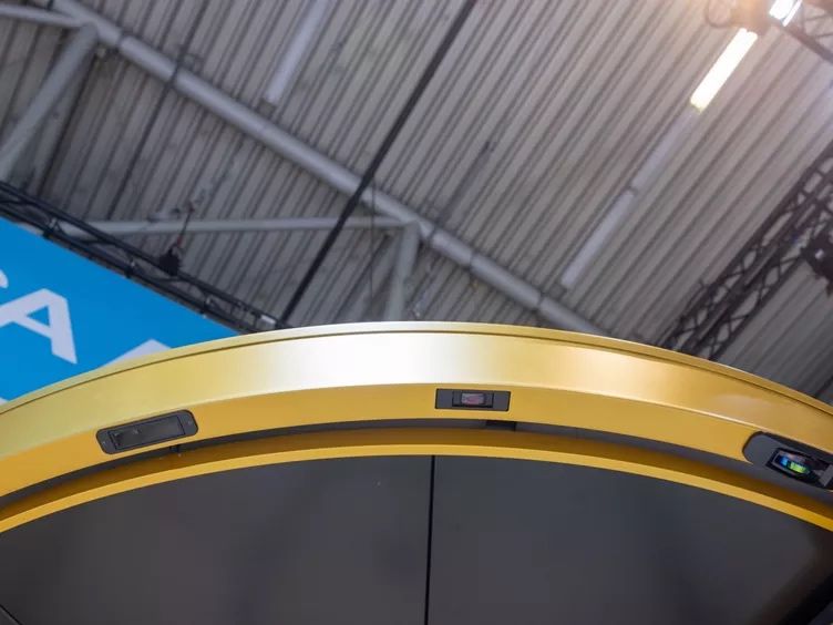 Револьверная (карусельная) дверь RD 150 от Assa Abloy в Ташкенте