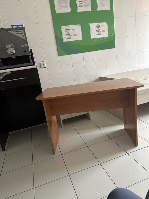 Продам стол письменный