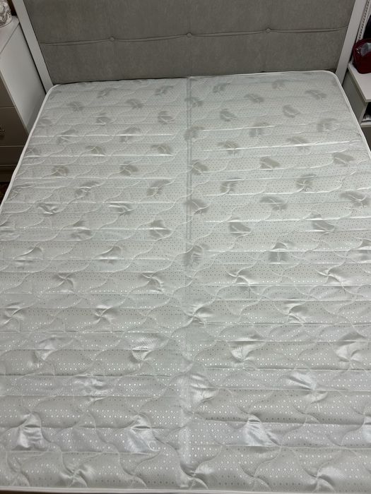 Матрас в хорошем состоянии