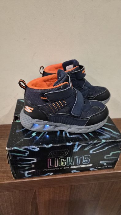 Светещи обувки Skechers за момче