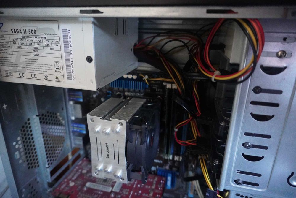 Настолен компютър pc и 1 монитор