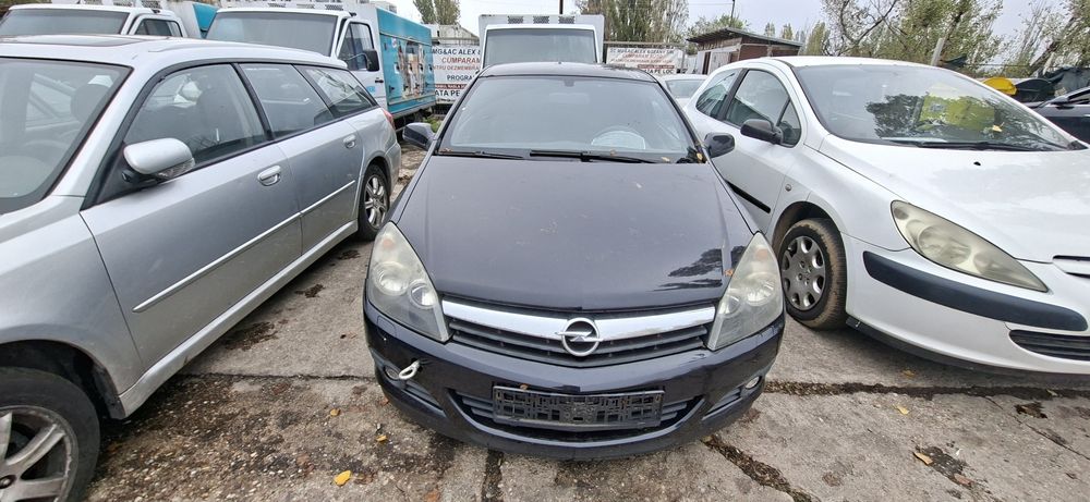 Dezmembrez Opel Astra H GTC  1.7D 2006