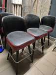 Scaun bar culoare neagra cu rosu