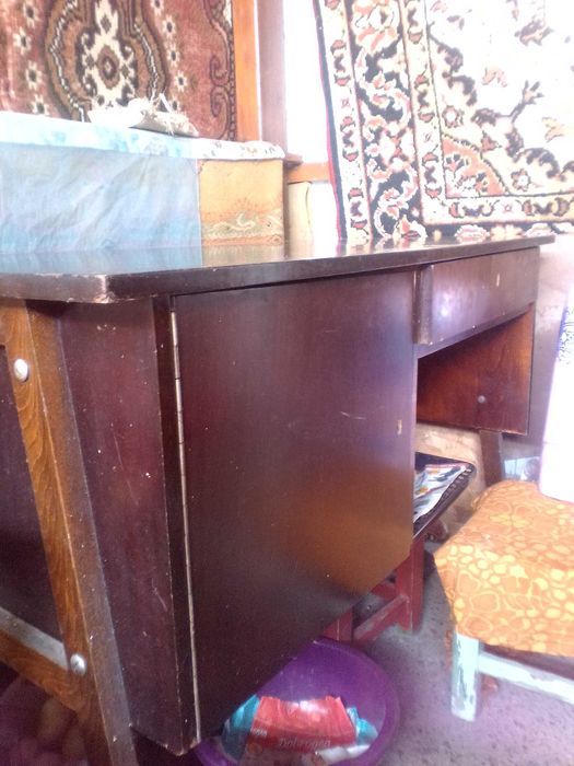 Comoda maro putin veche