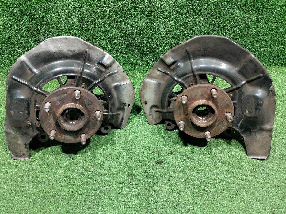 Продам Цапфа передний Lexus RX350 / Toyota Harrier 2GRFE 4WD