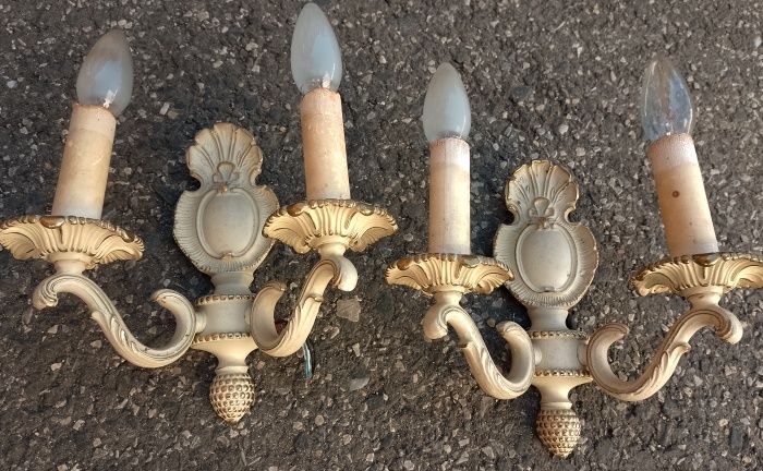 Pereche de aplice în stil francez din bronz masiv, piese cu o lucrătur