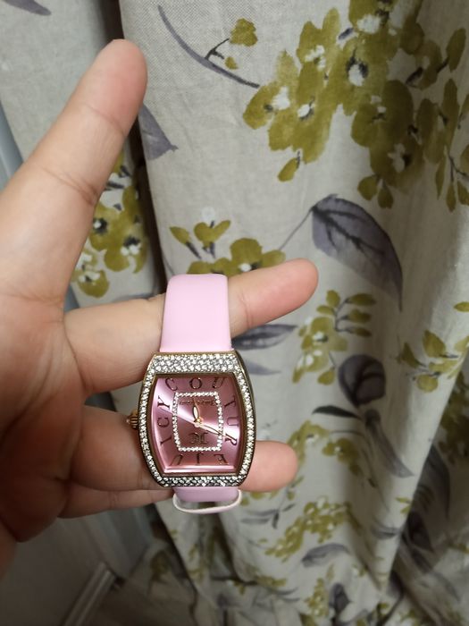 Продам часы джуси кутюр