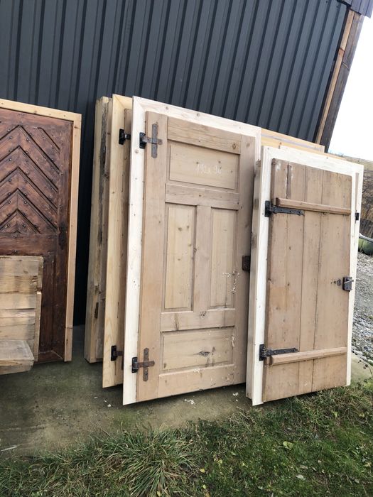 Uși rustice vechi