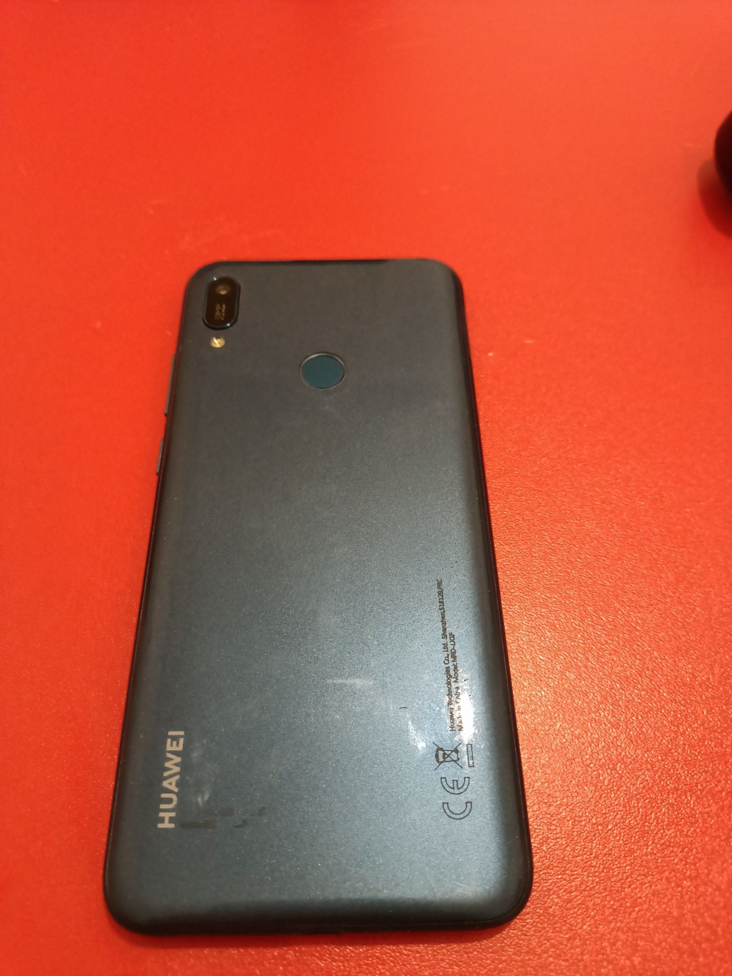 Смартфон Huawei y6 2019