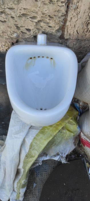 Мужской писсуар и всё