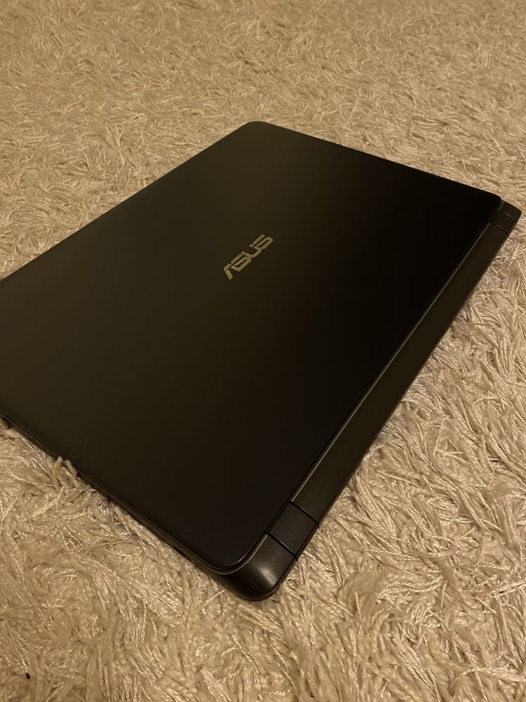 Ноутбук ASUS X507U